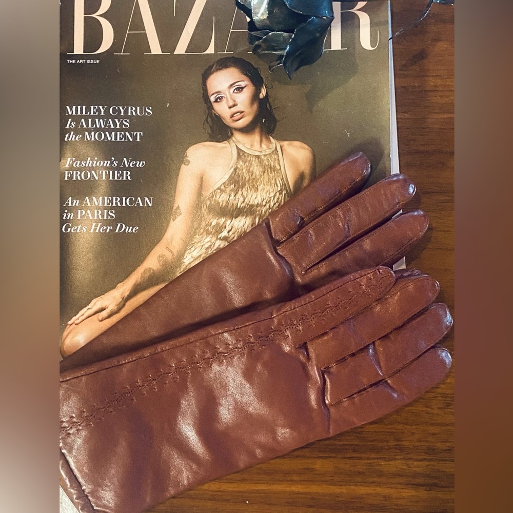 Leather gloves